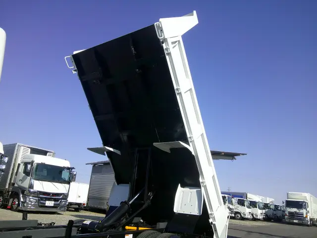 三菱 キャンター 2RG-FBA60(2WD)の写真15