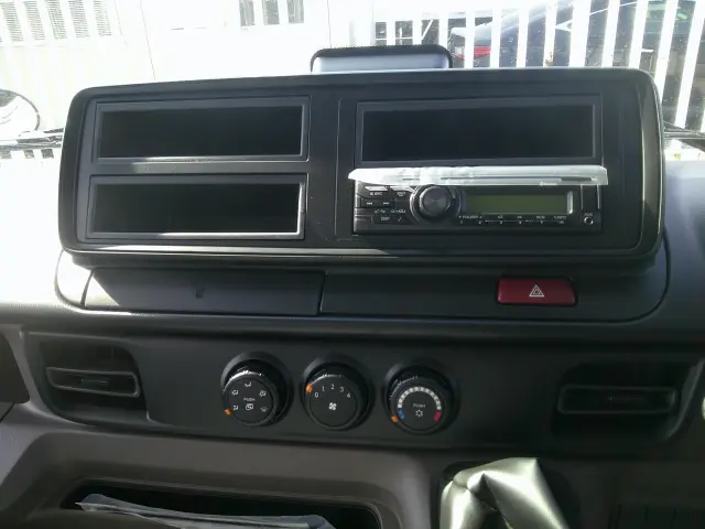 三菱 キャンター 2RG-FBA60(2WD)の写真19