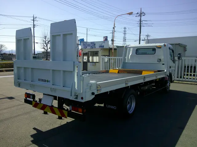 三菱 キャンター 2PG-FEB90(2WD)の写真5