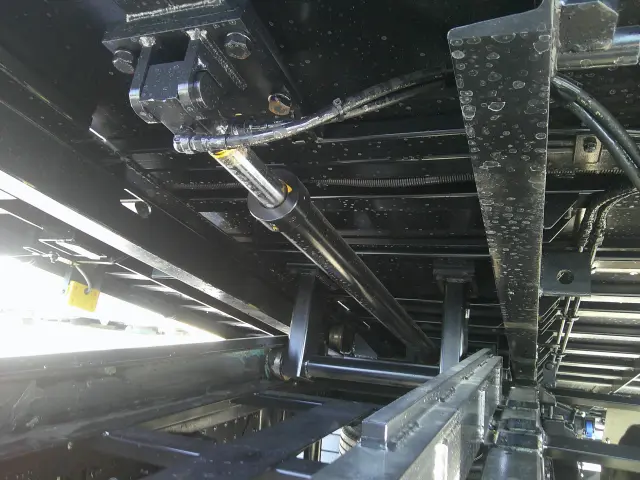 三菱 キャンター 2PG-FEB90(2WD)の写真11