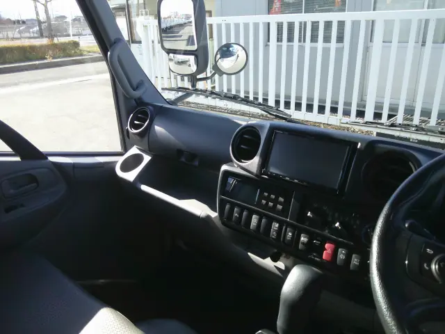 日野 デュトロ 2RG-XZC605(2WD)の写真22