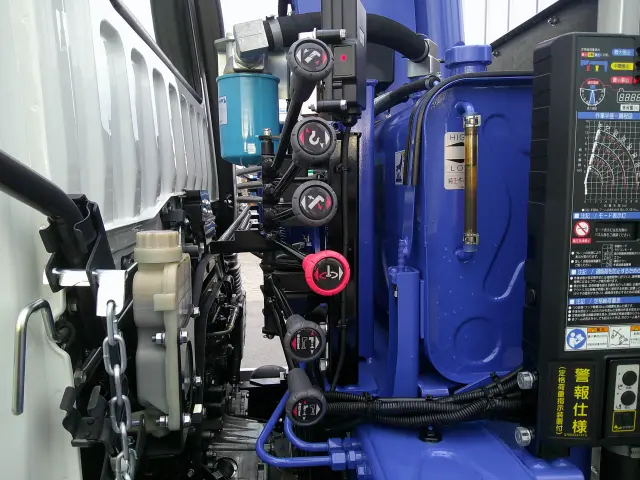 三菱 ファイター 2KG-FK62F(2WD)の写真15