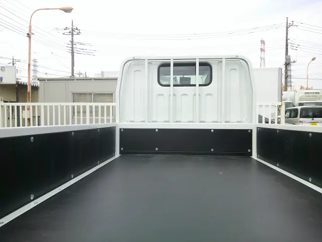 三菱 キャンター 2RG-FBA20(2WD)の写真9
