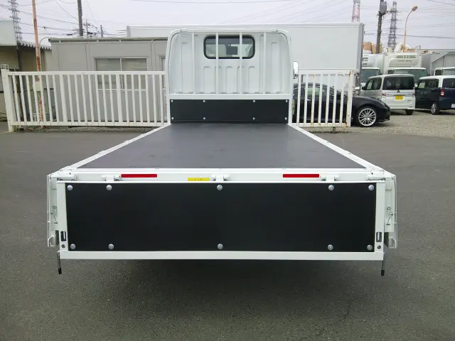 三菱 キャンター 2RG-FBA20(2WD)の写真12