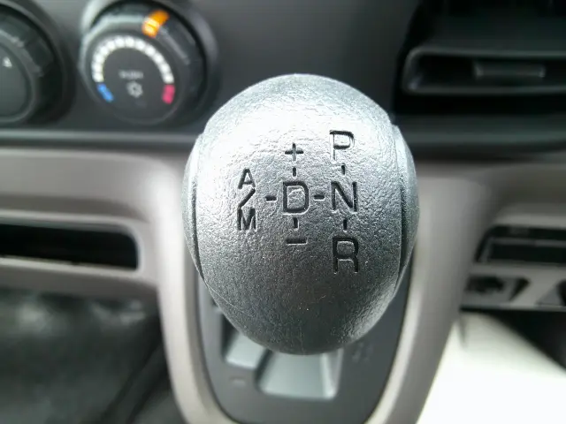 三菱 キャンター 2RG-FBA20(2WD)の写真15