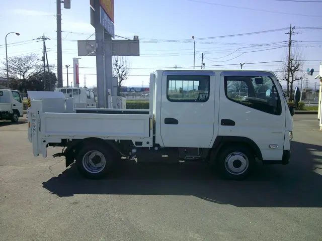 三菱 キャンター 2RG-FBA20(2WD)の写真4