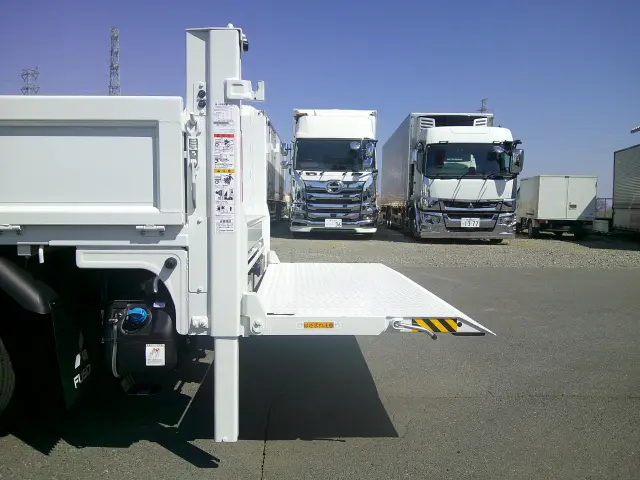 三菱 キャンター 2RG-FBA20(2WD)の写真11