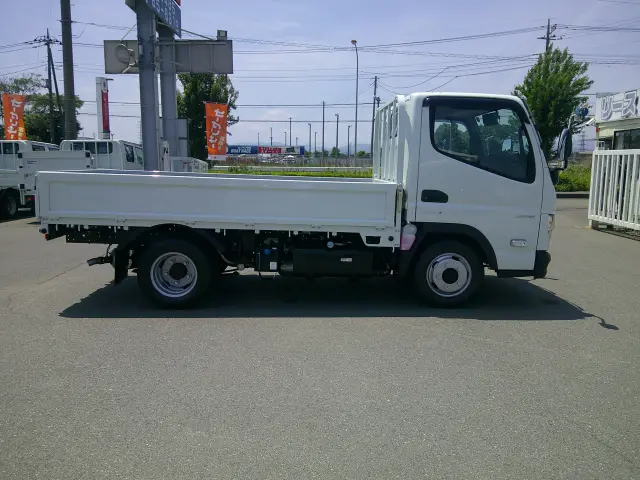 三菱 キャンター 2RG-FBA20(2WD)の写真4