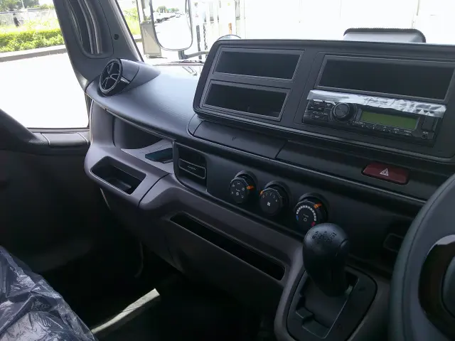 三菱 キャンター 2RG-FBA20(2WD)の写真16