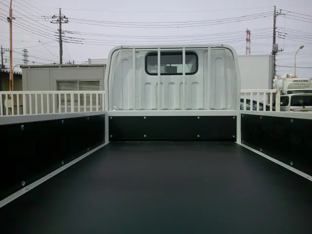 三菱 キャンター 2RG-FBA20(2WD)の写真9