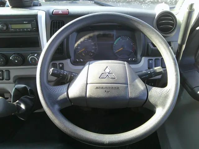 三菱 キャンター 2RG-FBA30(2WD)の写真15