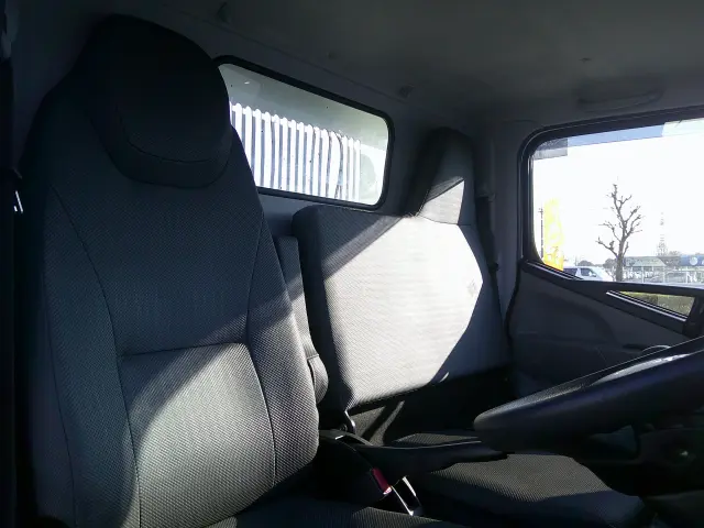 三菱 キャンター 2RG-FBA30(2WD)の写真20