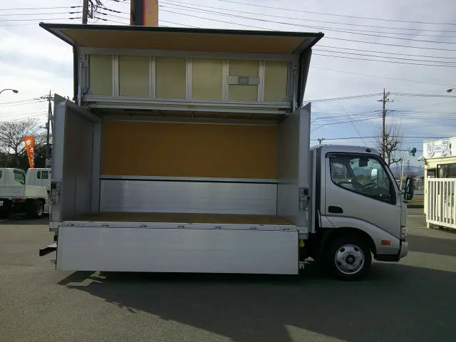 トヨタ ダイナ 2RG-XZC645(2WD)の写真11