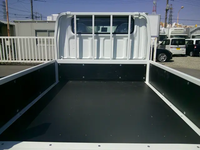 三菱 キャンター 2RG-FBA20(2WD)の写真10