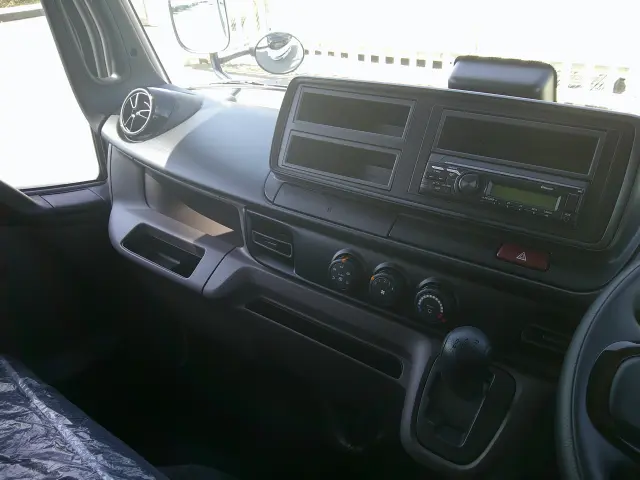 三菱 キャンター 2RG-FBA20(2WD)の写真17