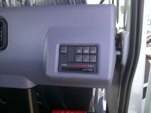 三菱 キャンター 2RG-FBA20(2WD)の写真21