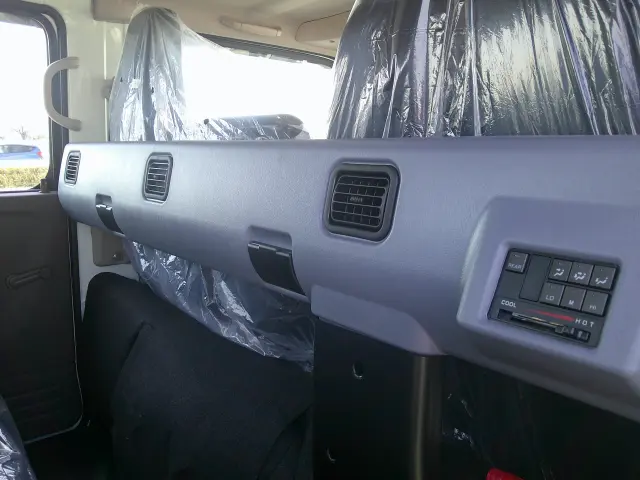 三菱 キャンター 2RG-FBA20(2WD)の写真22