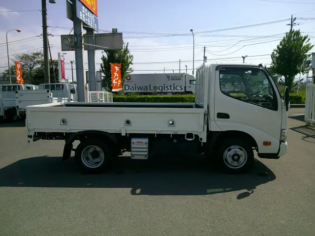 日野 デュトロ 2RG-XZC605(2WD)の写真4