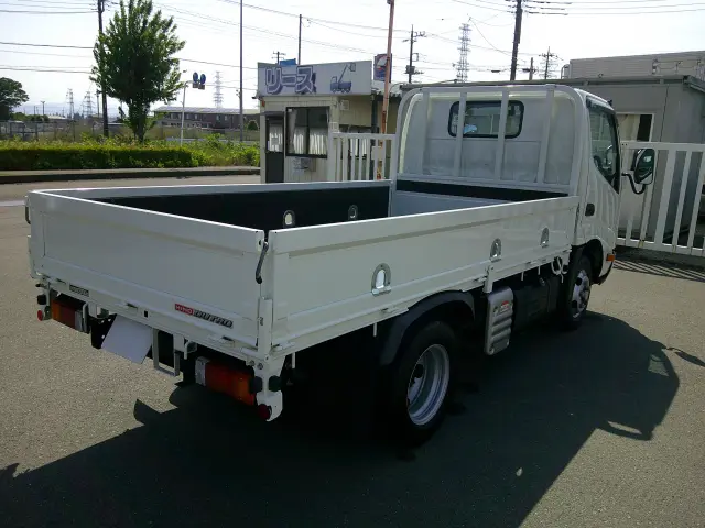 日野 デュトロ 2RG-XZC605(2WD)の写真5