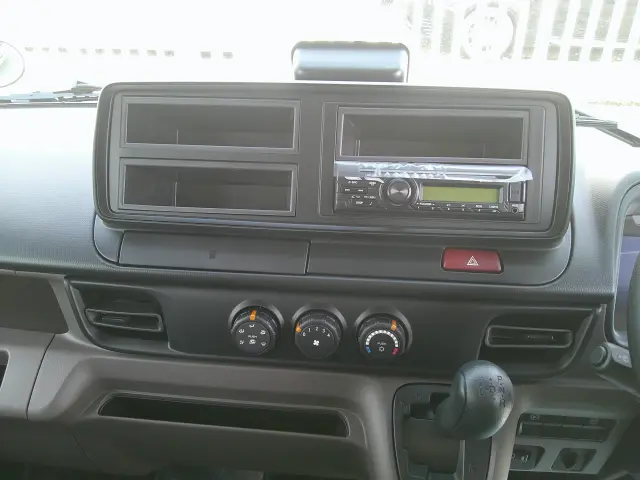 三菱 キャンター 2RG-FEA20(2WD)の写真16