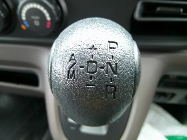 三菱 キャンター 2RG-FBA20(2WD)の写真15