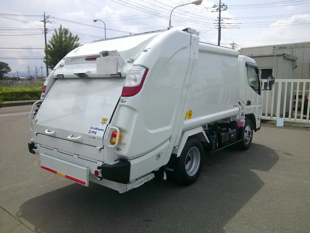 三菱 キャンター 2RG-FEAVO(2WD)の写真5