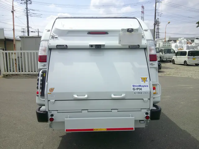 三菱 キャンター 2RG-FEAVO(2WD)の写真6