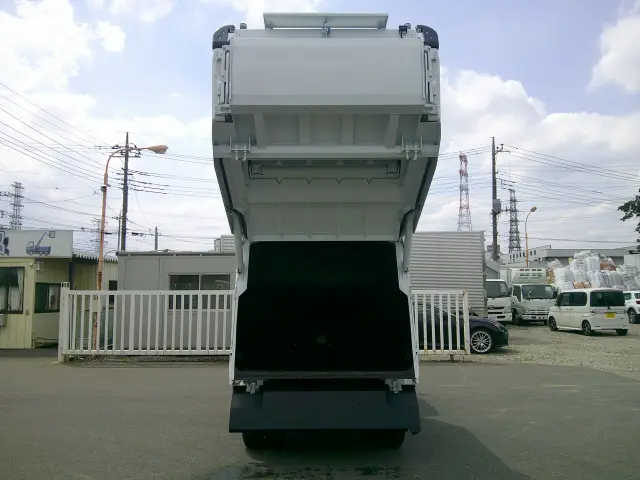 三菱 キャンター 2RG-FEAVO(2WD)の写真9