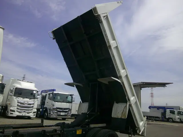 いすゞ エルフ KR-NKR81ED(2WD)の写真15