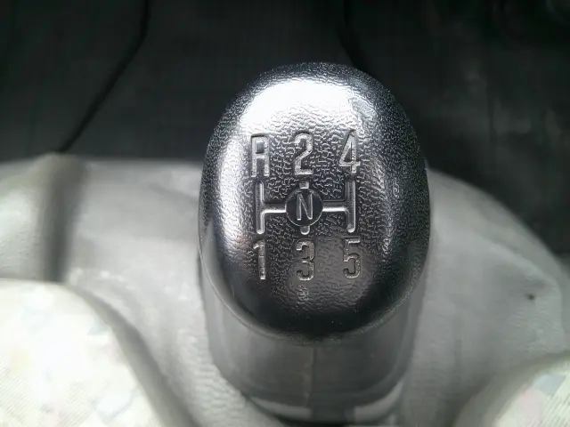 いすゞ エルフ KR-NKR81ED(2WD)の写真18