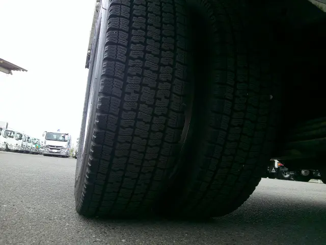 いすゞ エルフ KR-NKR81ED(2WD)の写真30