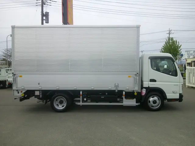 三菱 キャンター 2RG-FBA50(2WD)の写真4