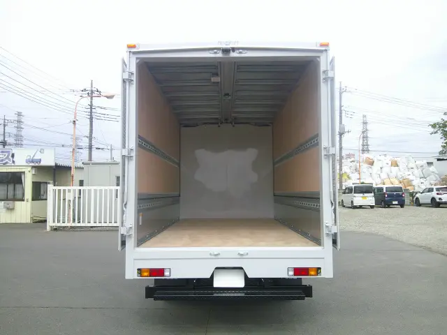 三菱 キャンター 2RG-FBA50(2WD)の写真9