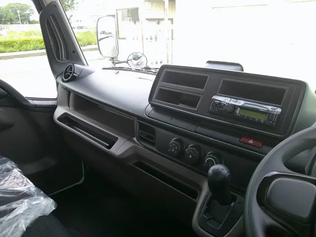 三菱 キャンター 2RG-FEB50(2WD)の写真17