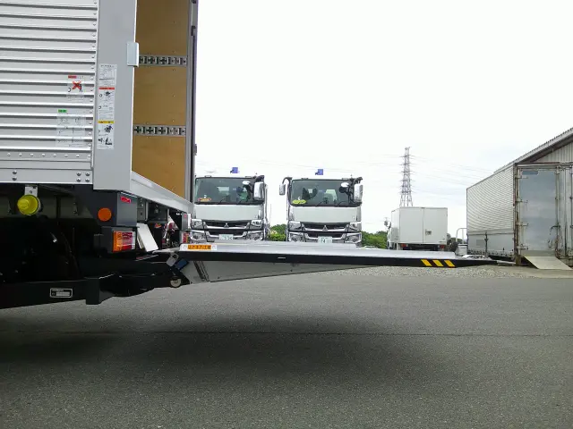三菱 キャンター 2RG-FEB50(2WD)の写真14
