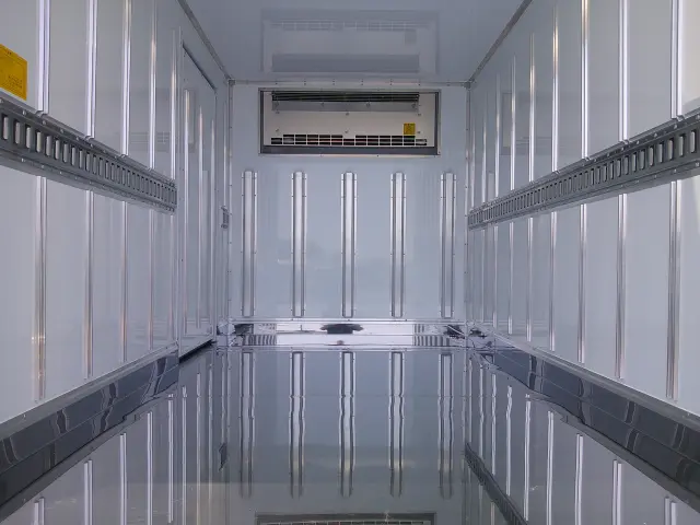 三菱 キャンター 2RG-FBAVO(2WD)の写真11