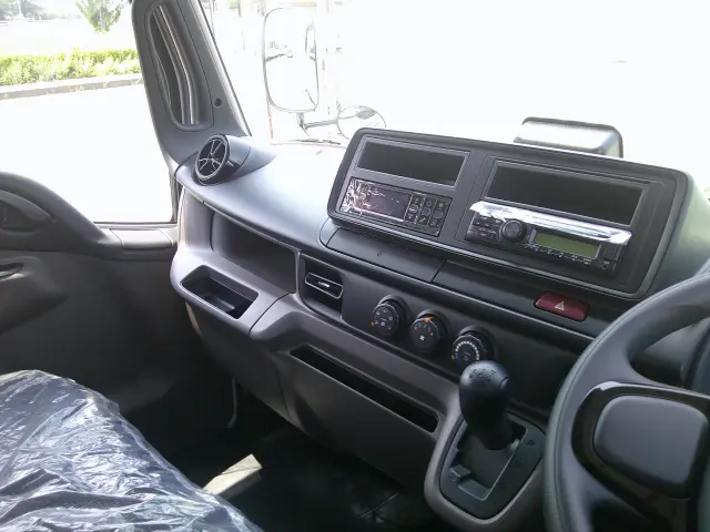 三菱 キャンター 2RG-FBAVO(2WD)の写真21