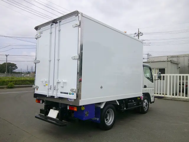 三菱 キャンター 2RG-FBAVO(2WD)の写真5