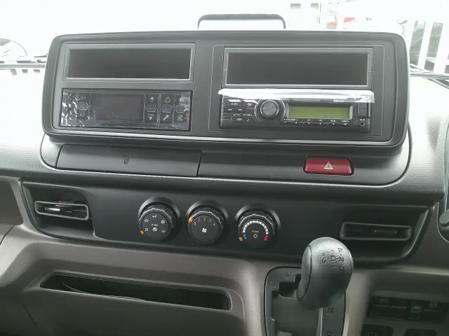 三菱 キャンター 2RG-FBAVO(2WD)の写真20