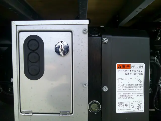 三菱 キャンター 2RG-FEB80(2WD)の写真11