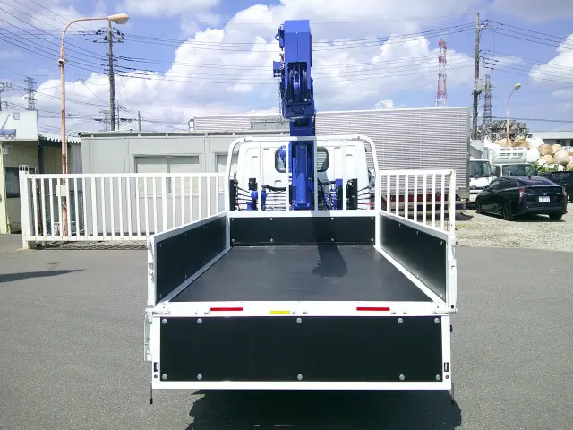 三菱 キャンター 2RG-FBAVO(2WD)の写真9