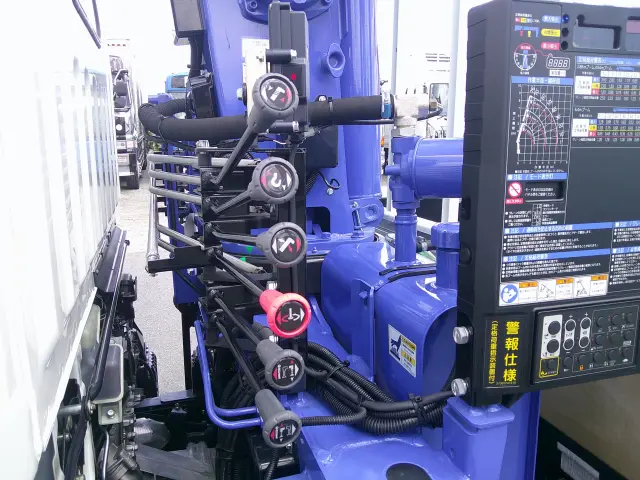 三菱 キャンター 2RG-FBAVO(2WD)の写真17