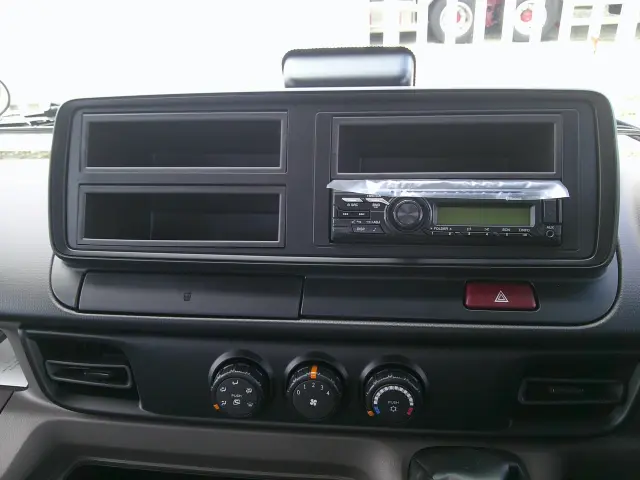 三菱 キャンター 2RG-FBAVO(2WD)の写真21