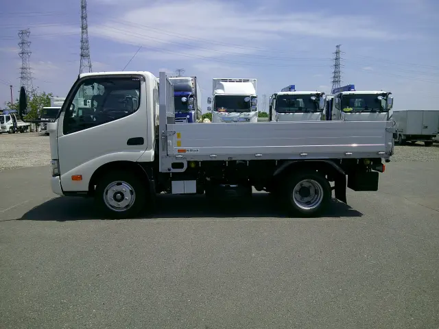 日野 デュトロ 2RG-XZU605(2WD)の写真8