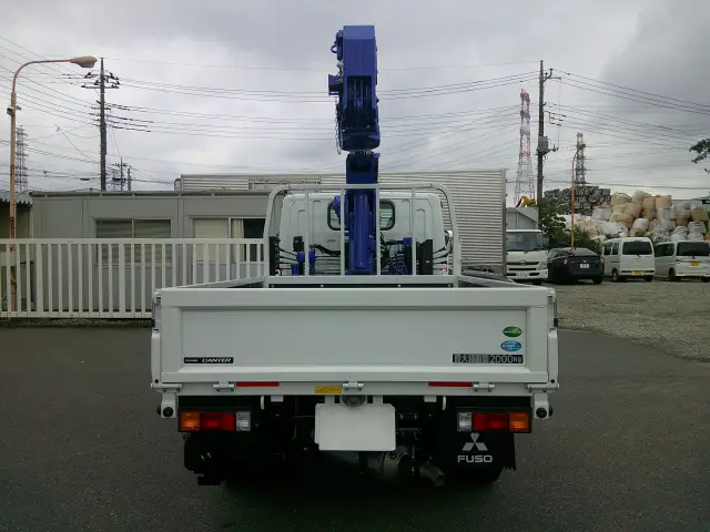 三菱 キャンター 2RG-FBAVO(2WD)の写真6