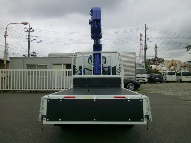 三菱 キャンター 2RG-FBAVO(2WD)の写真12