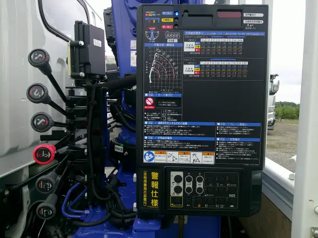 三菱 キャンター 2RG-FBAVO(2WD)の写真15