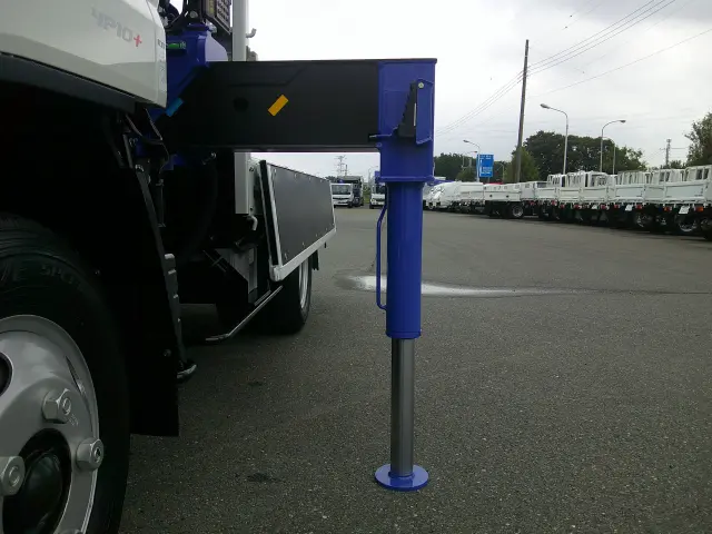 三菱 キャンター 2RG-FBAVO(2WD)の写真17
