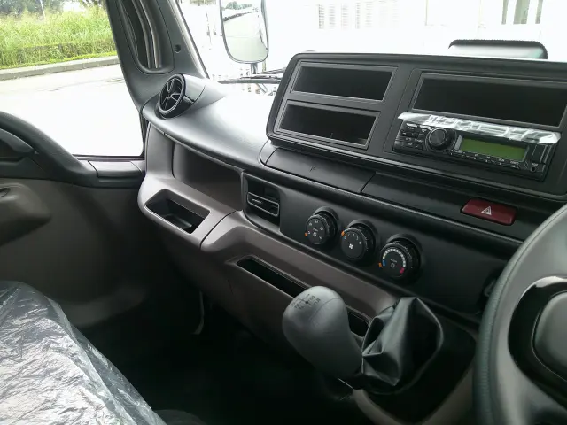 三菱 キャンター 2RG-FBAVO(2WD)の写真22