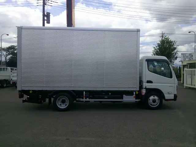 三菱 キャンター 2RG-FEAVO(2WD)の写真4